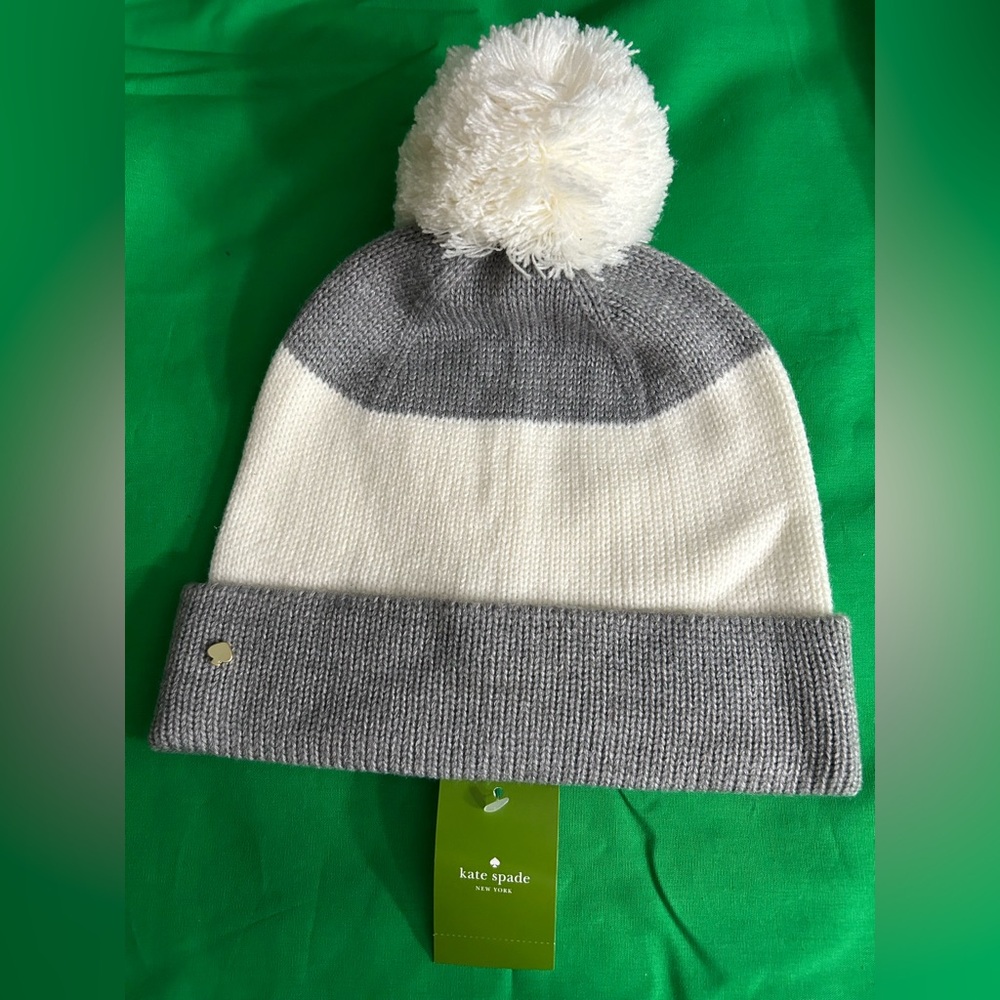 NWT Kate Spade Gray and Cream Colorblock Women’s Pom-Pom Beanie Hat